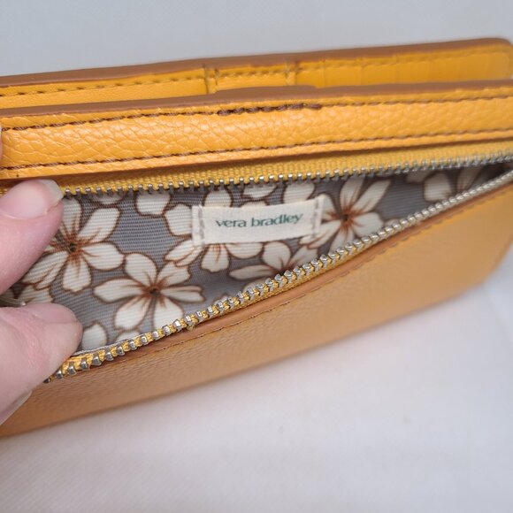 Vera Bradley Women's Outlet Faux Leather Essential Wallet - Picture 5 of 9
